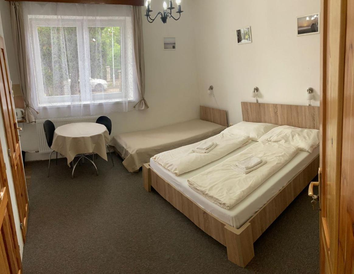 Penzion U Thuje Třeboň Exteriör bild