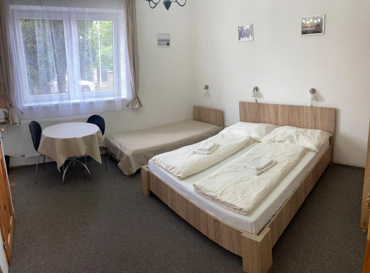 Penzion U Thuje Třeboň Exteriör bild